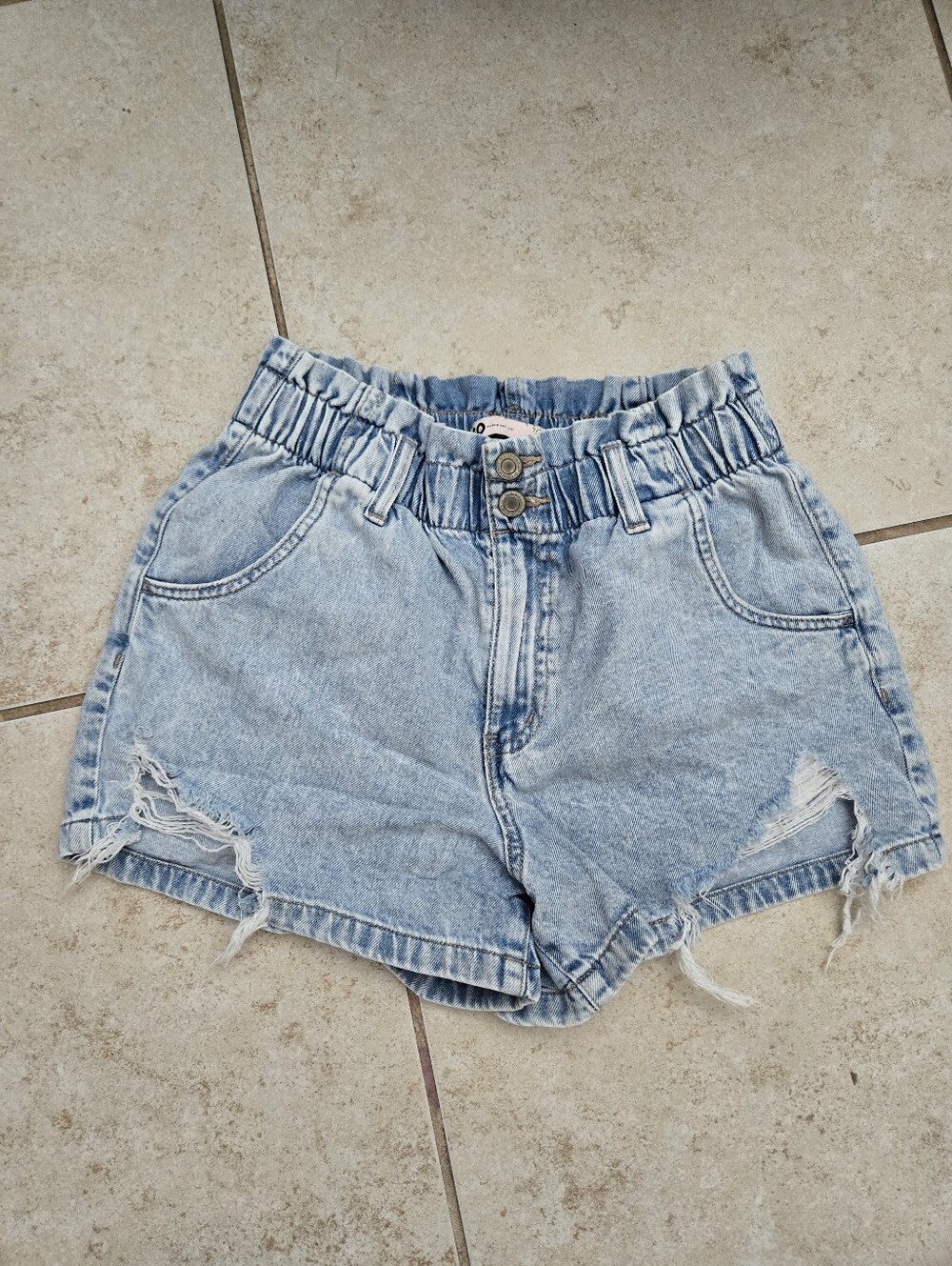 SO Womens 7/8 Light Blue Distressed High-Waist Denim Shorts